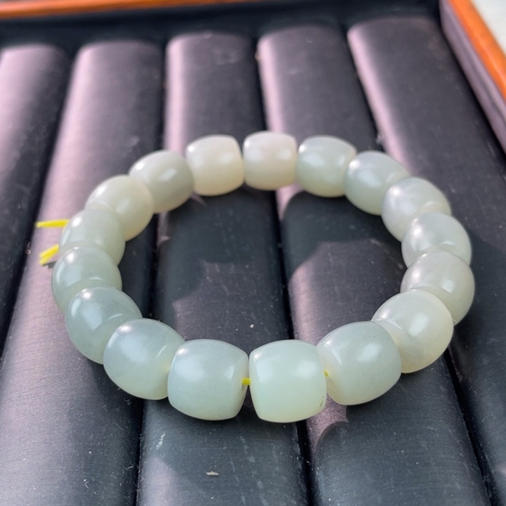 和田玉手串未镶嵌尘*