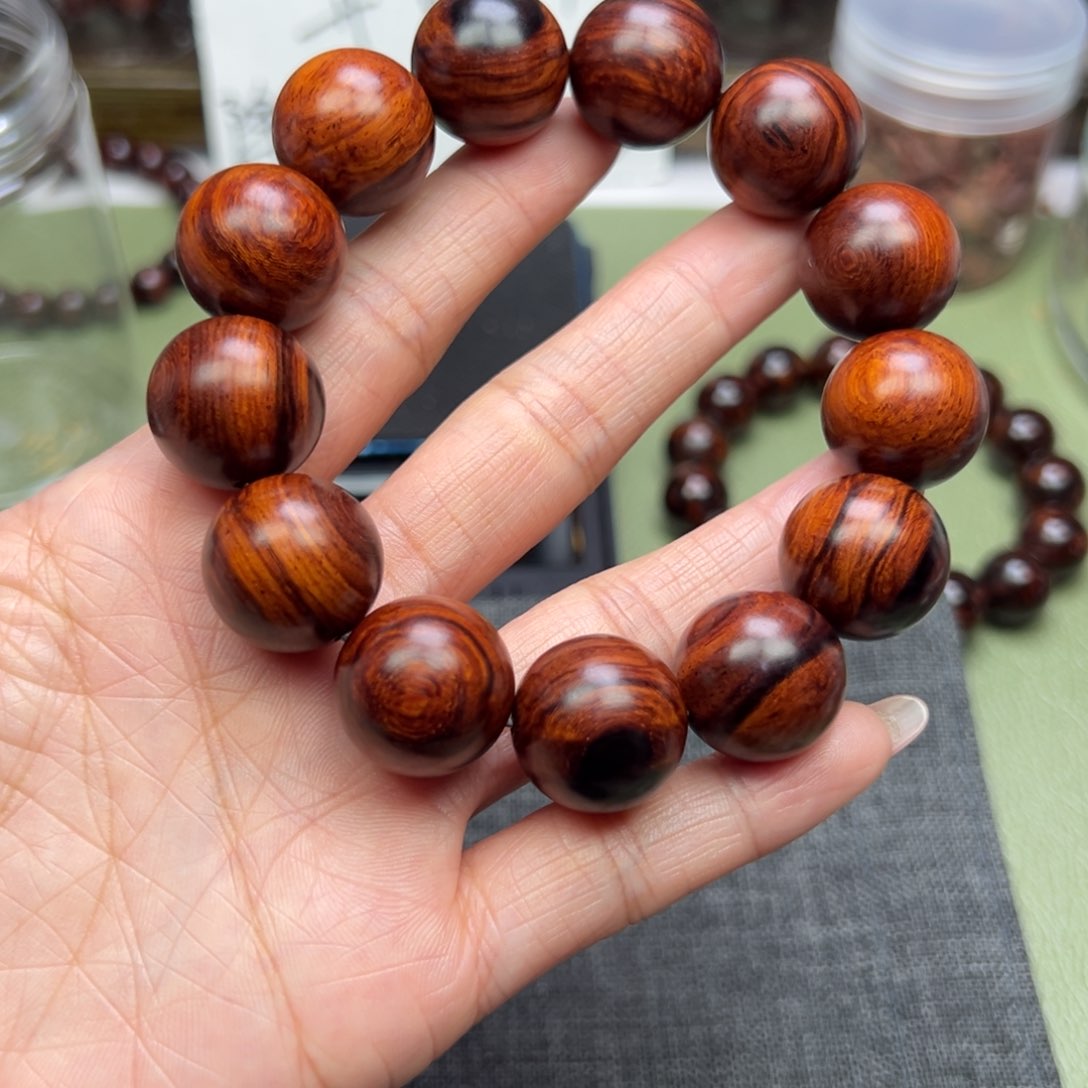 降真香其他冰*海南红降1.8顺纹满结油瑕疵