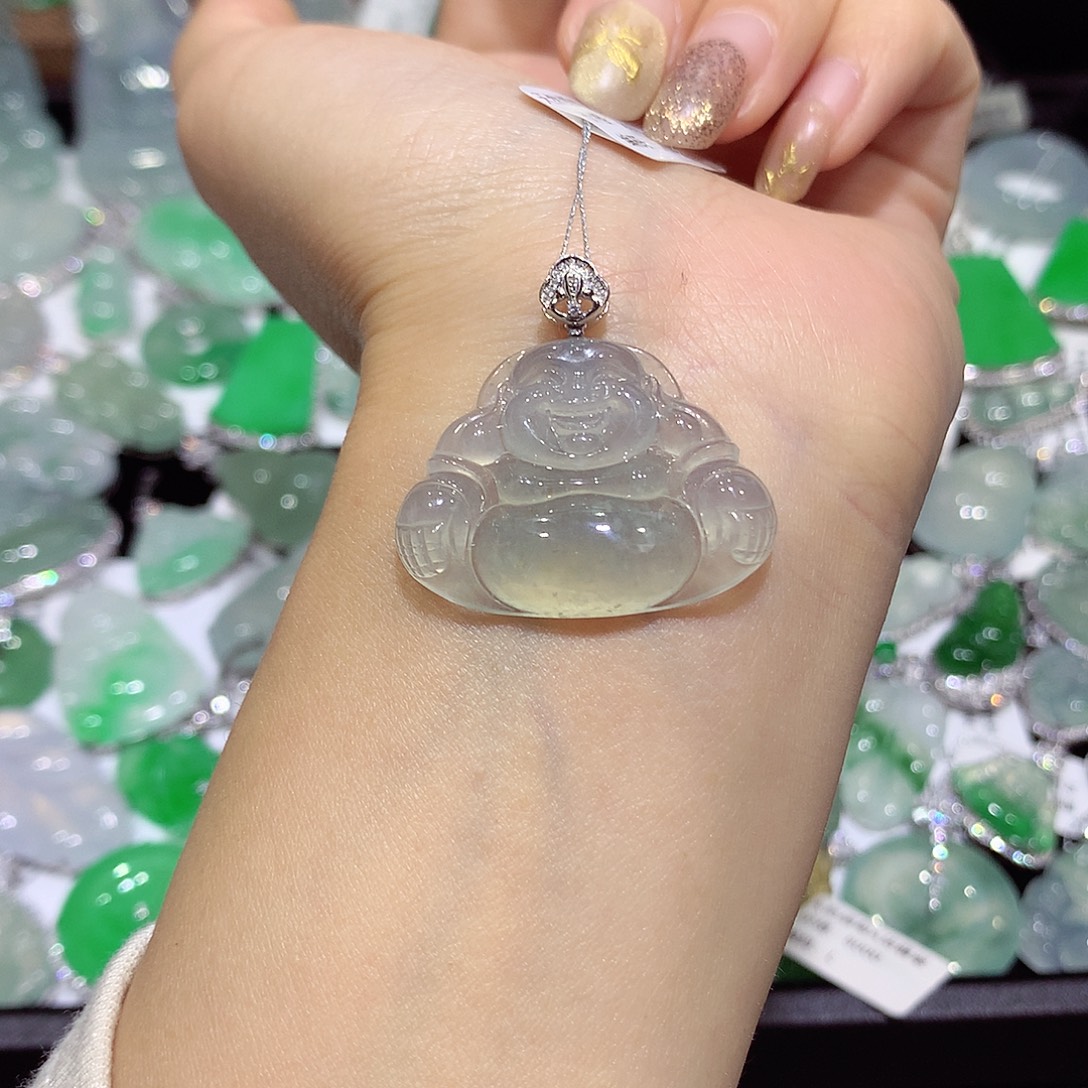 翡翠18K金镶嵌颈饰佛