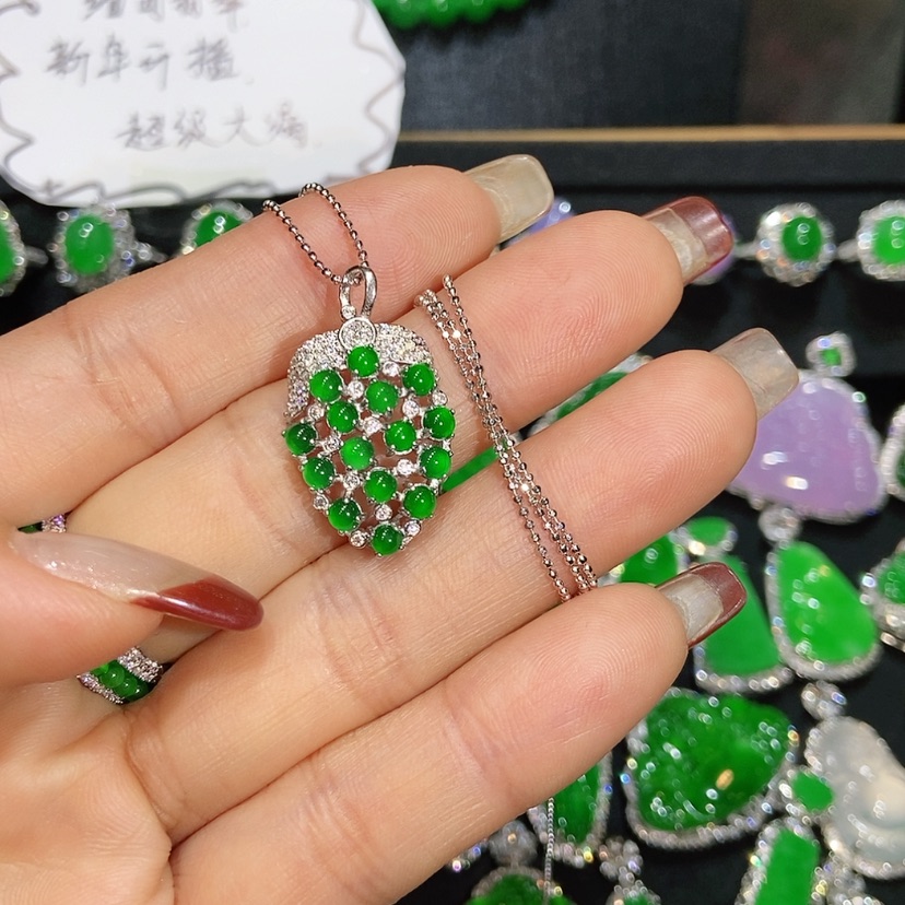 【闪购商品】翡翠颈饰未镶嵌天然翡翠