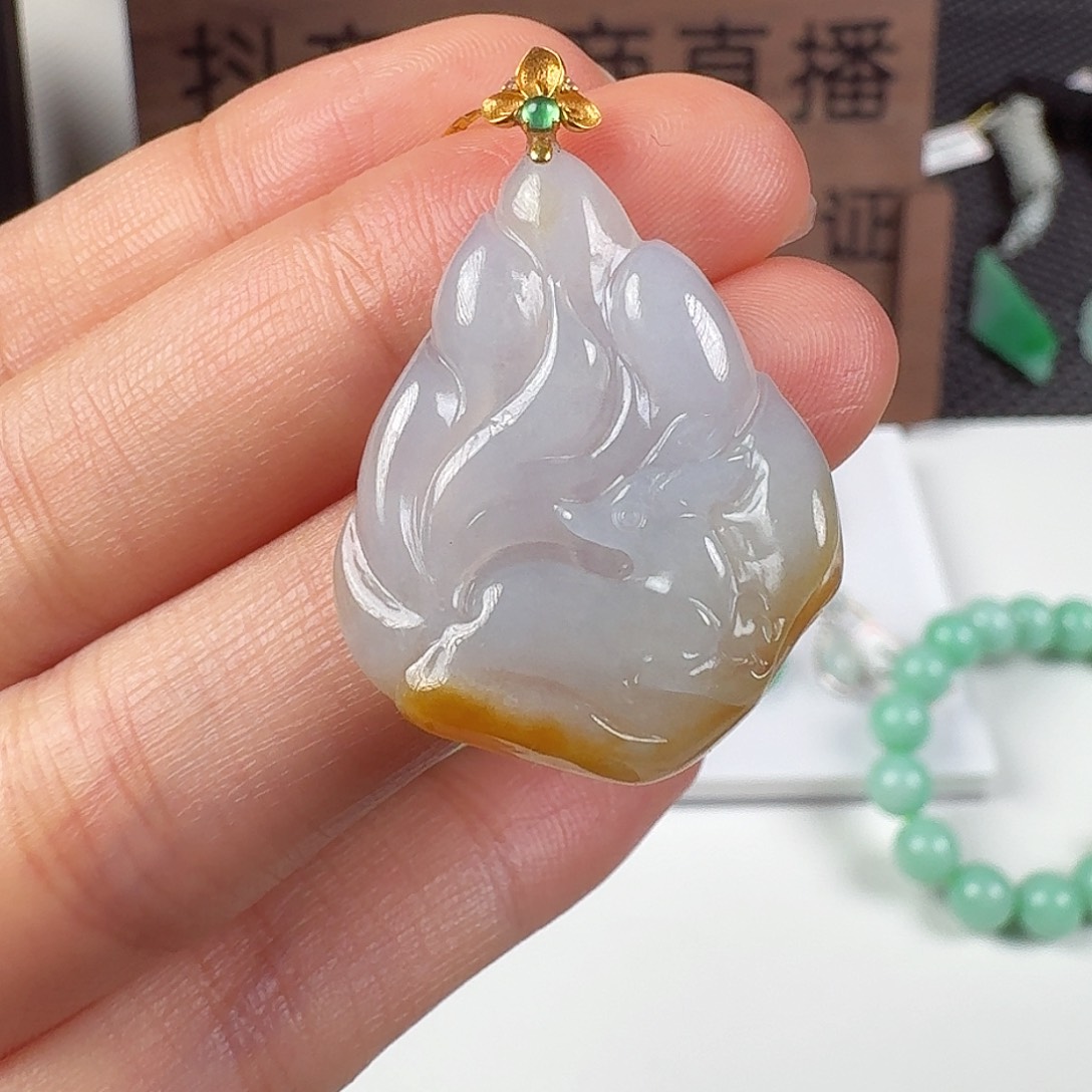 翡翠18K金镶嵌颈饰