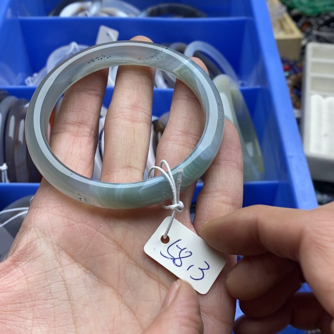 静***心玛瑙/玉髓未镶嵌珠宝半成品一个天然58口玛瑙镯子B145