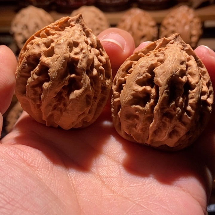 苍***海文玩核桃吊坠楸玥核6