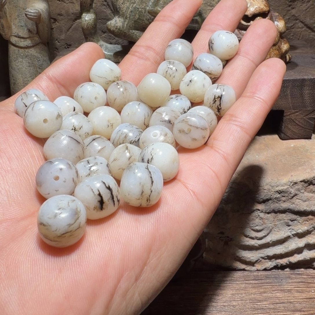 荣***堂和田玉（糖玉）未镶嵌颈饰