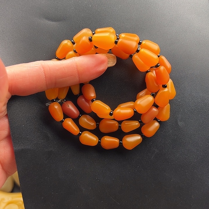 9***4石英质玉未镶嵌黄蜡石吊坠