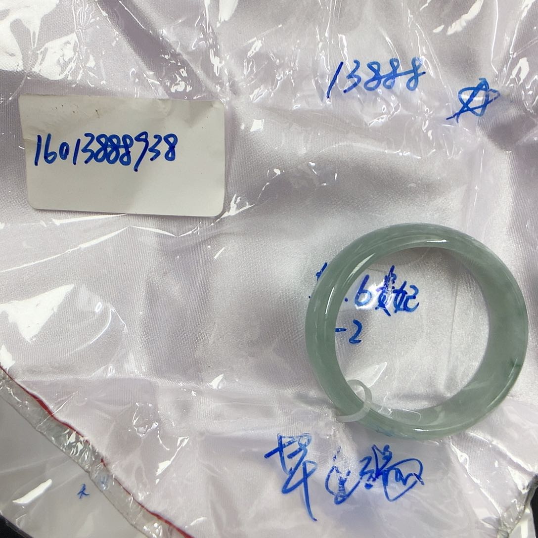 翡翠手镯未镶嵌天然缅甸翡翠手镯