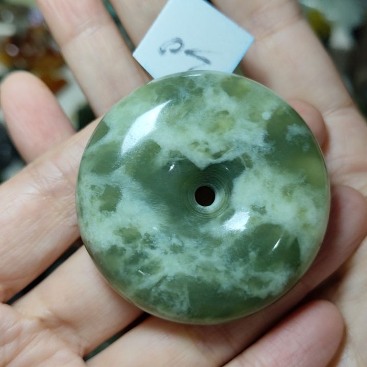 岫玉未镶嵌平安扣