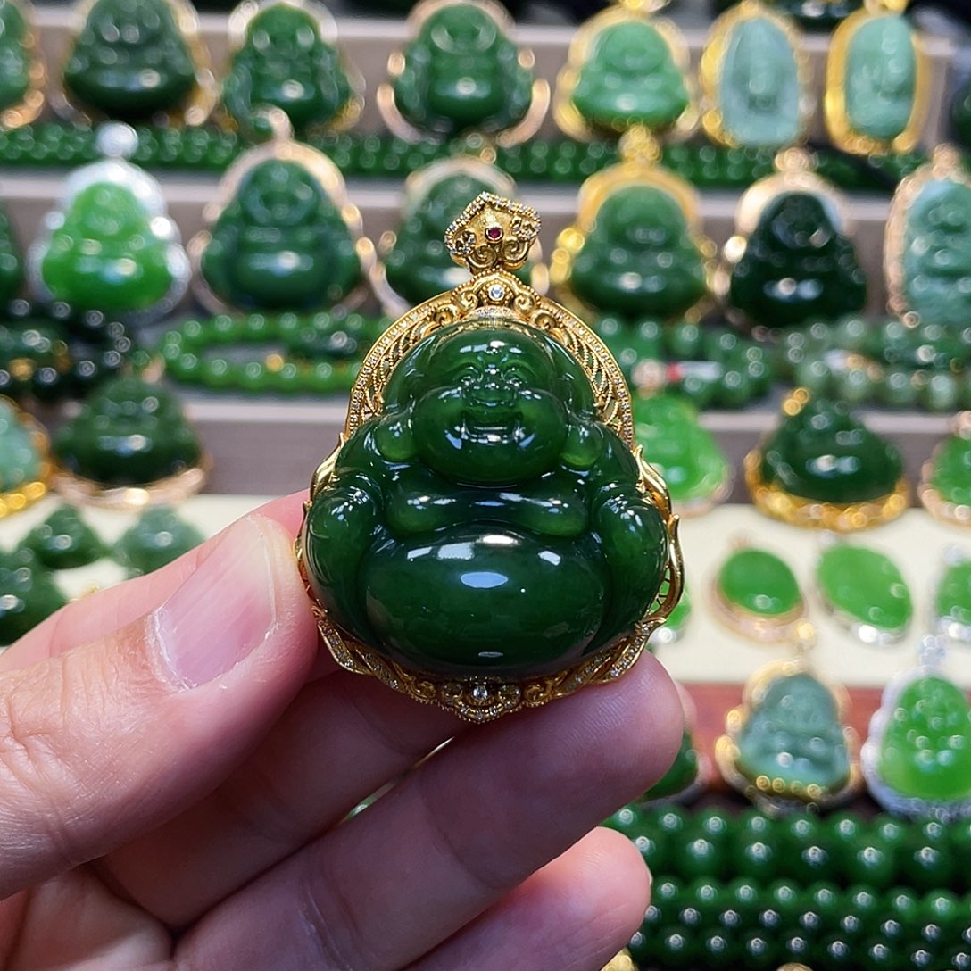 和田玉（碧玉）18K金镶嵌颈饰佛公35mm