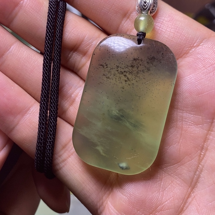 岫玉岫玉颈饰未镶嵌