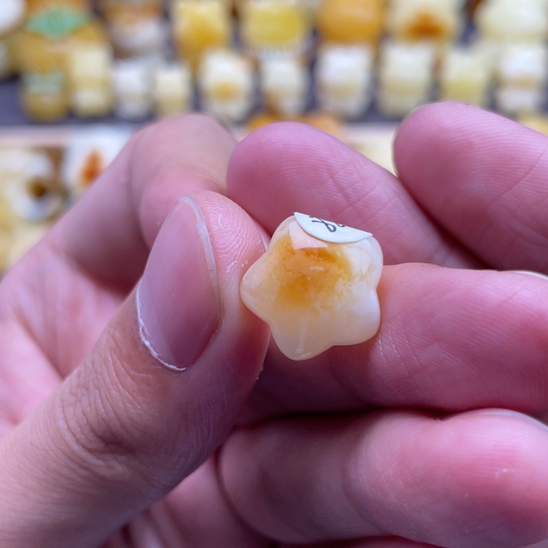 *****琥珀未镶嵌裸石蜜蜡