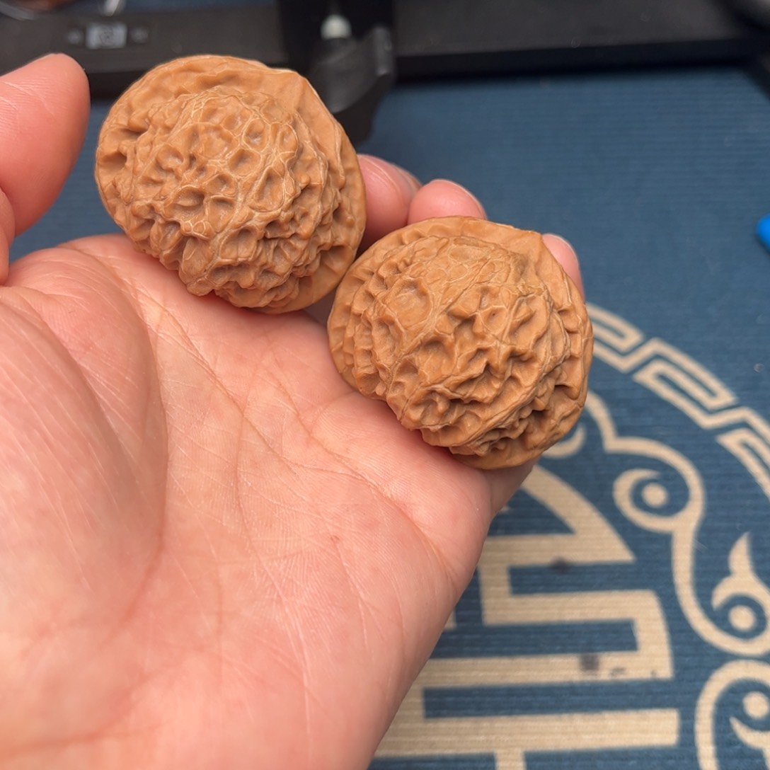 文玩核桃把件宫灯