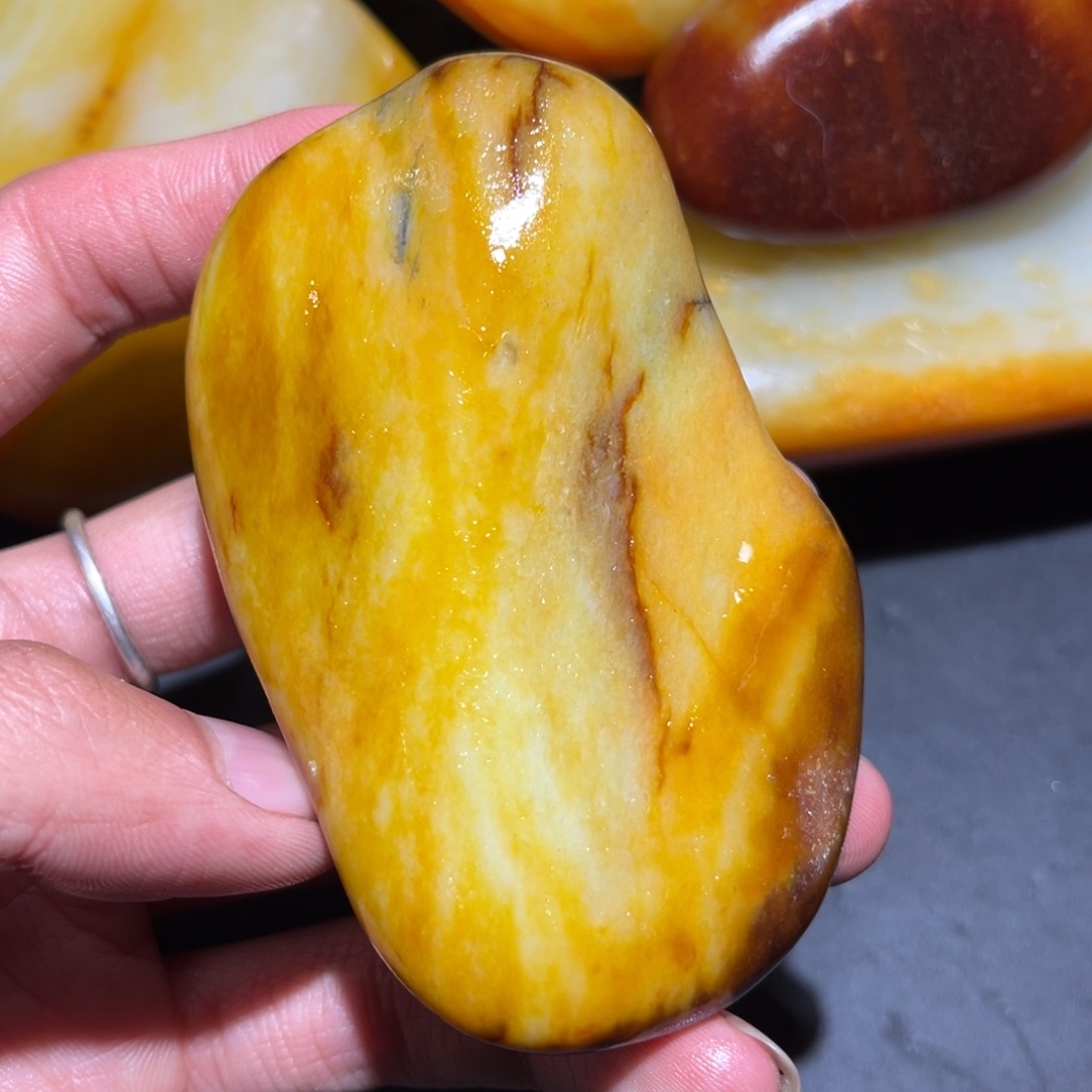 和田玉未镶嵌珠宝奇石