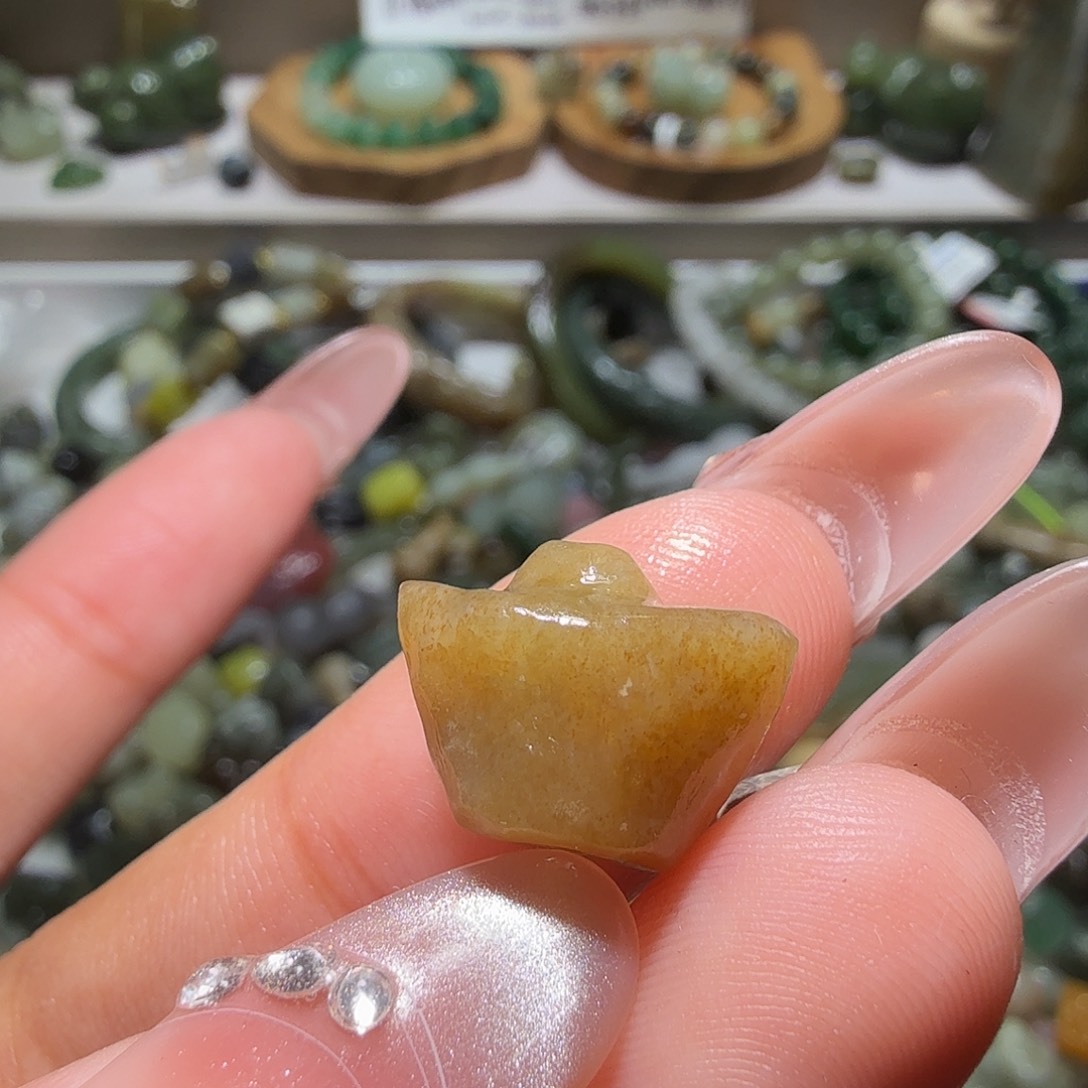 和田玉未镶嵌珠宝奇石