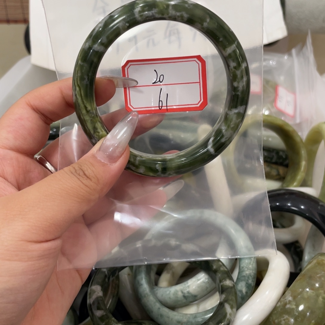 未镶嵌蛇纹石玉手镯