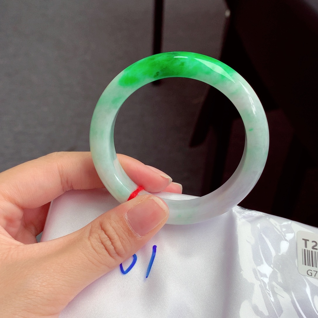 翡翠未镶嵌手镯翡翠