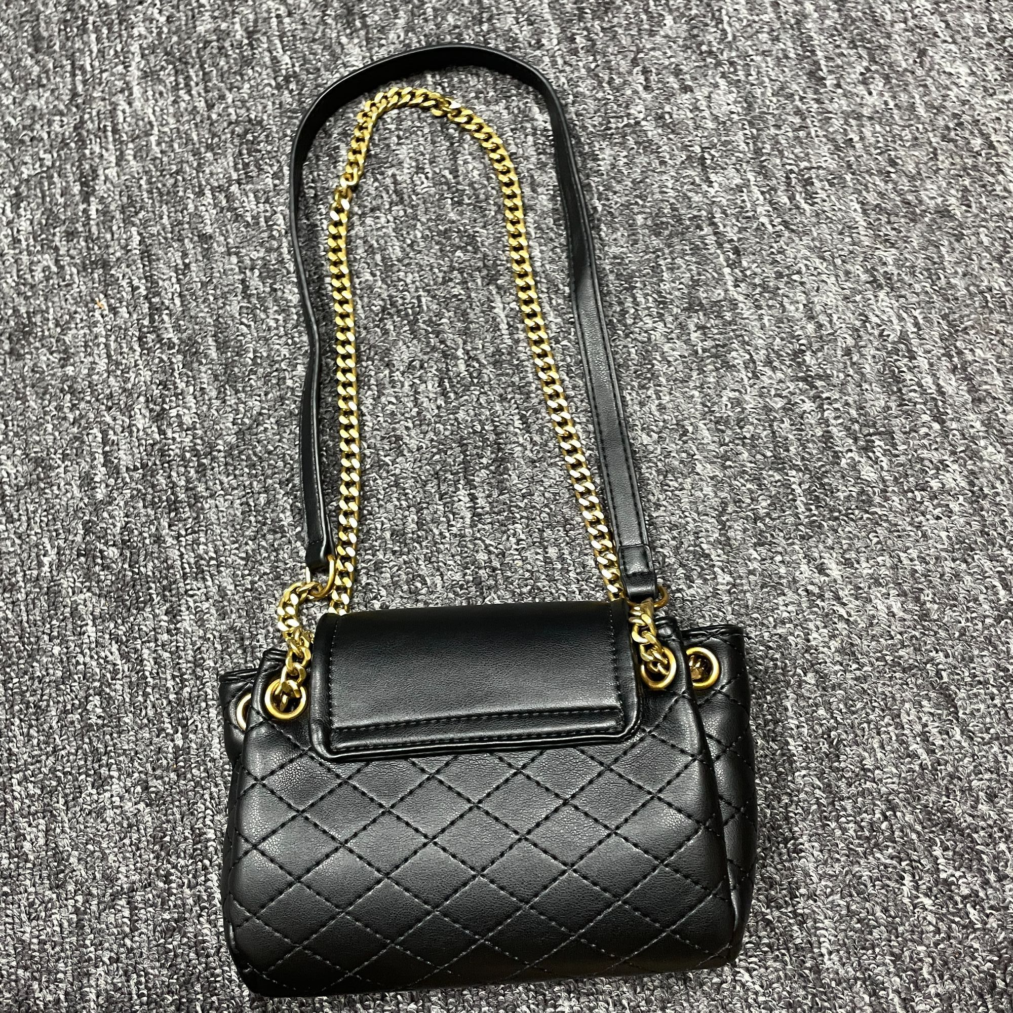 时尚潮流打造真皮女士包时尚小菱格边0253黑色