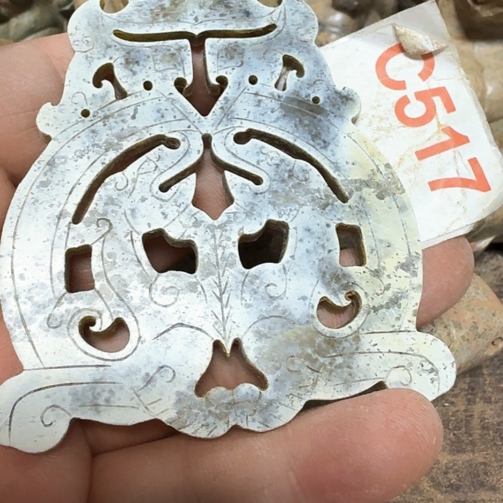 和田玉颈饰未镶嵌