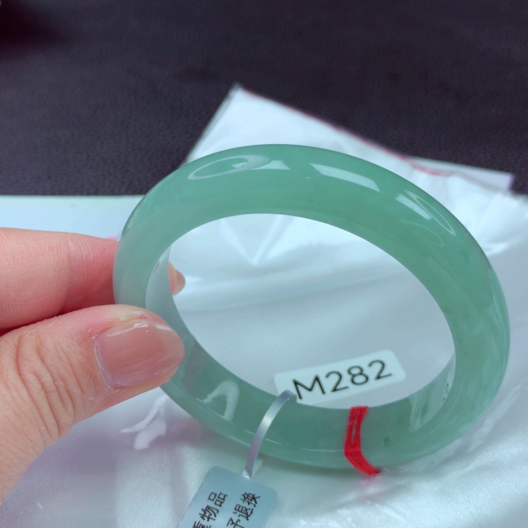 翡翠手镯未镶嵌q*n手镯88