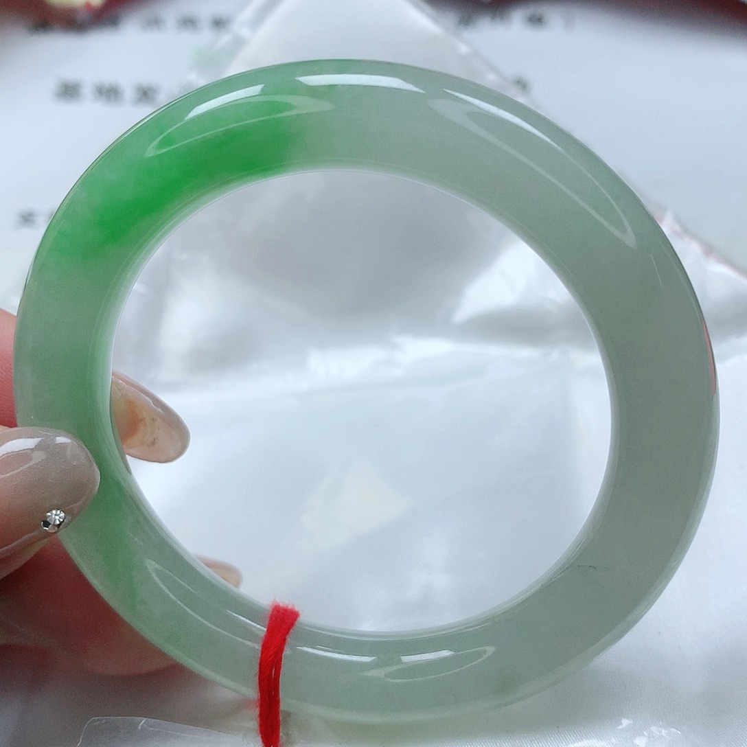 【闪购商品】翡翠手镯未镶嵌如**堂缅甸天然A货翡翠