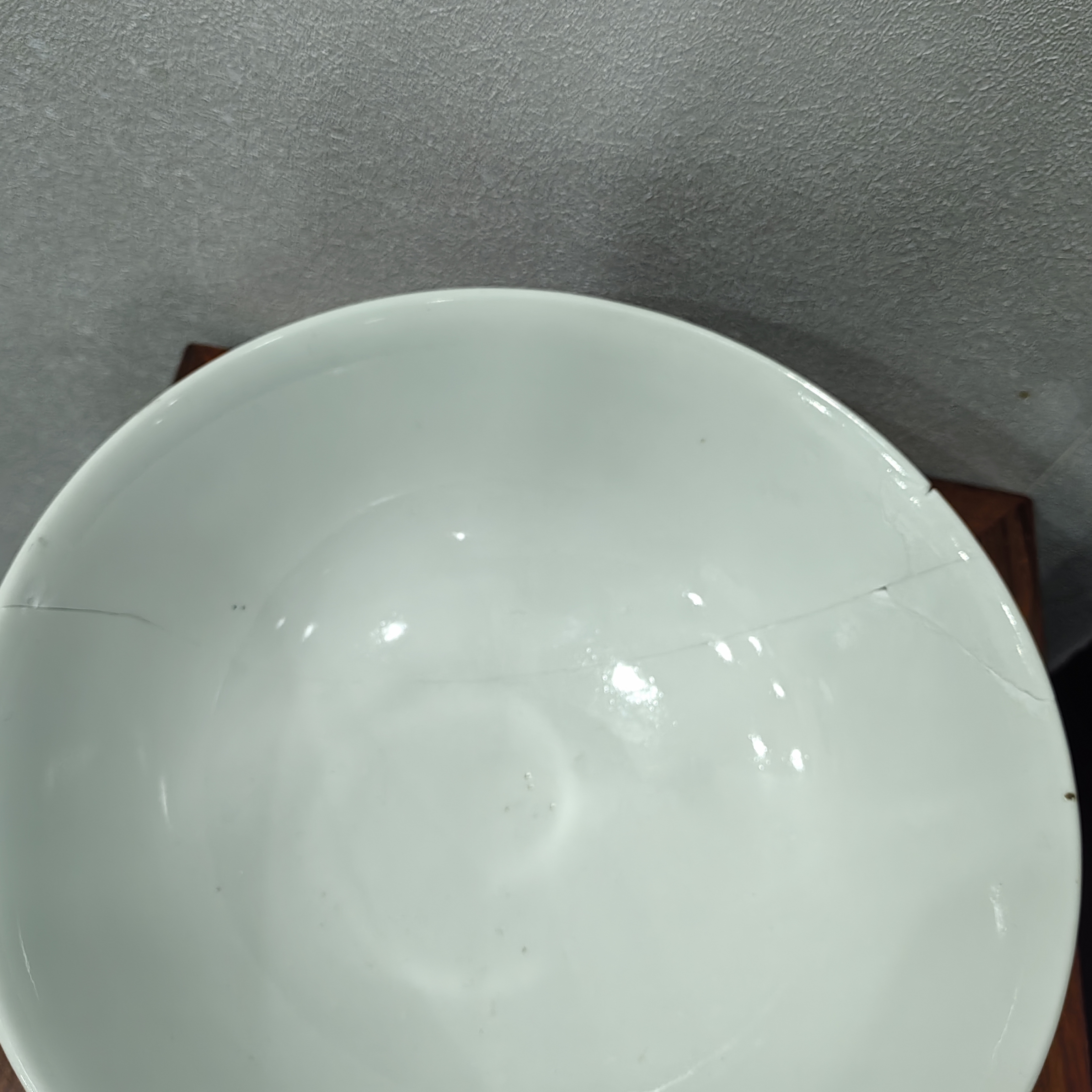 粉彩红洋莲大碗25,又破修补