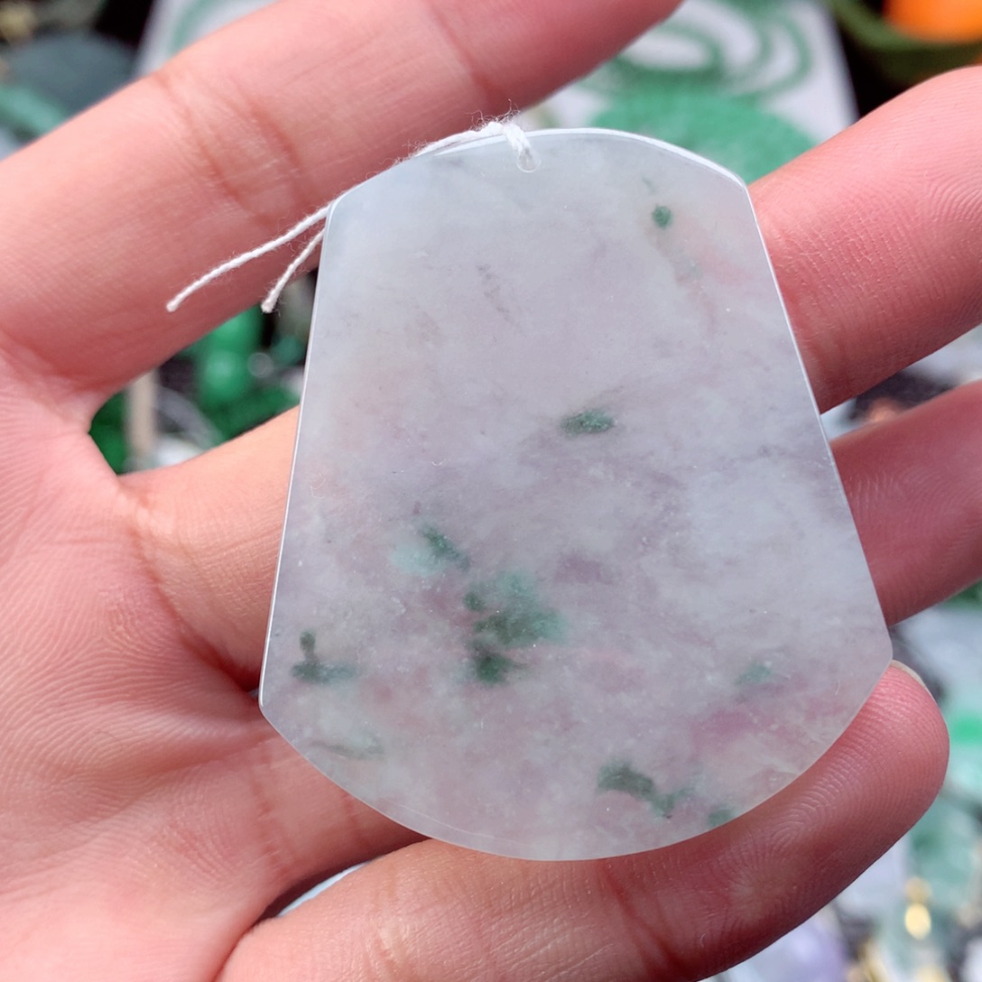 翡翠颈饰未镶嵌翡翠吊坠