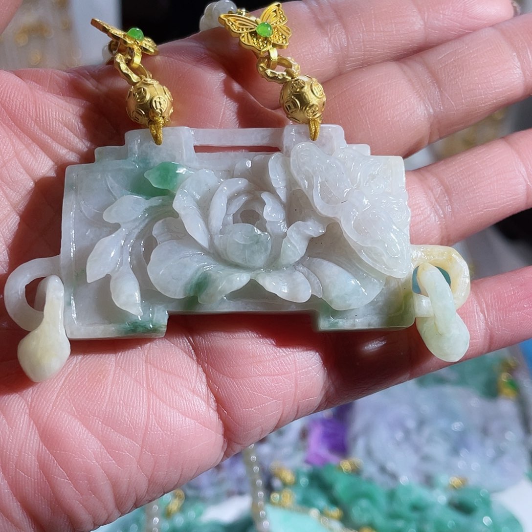 翡翠吊坠(赠链)未镶嵌老料子丶拉环锁