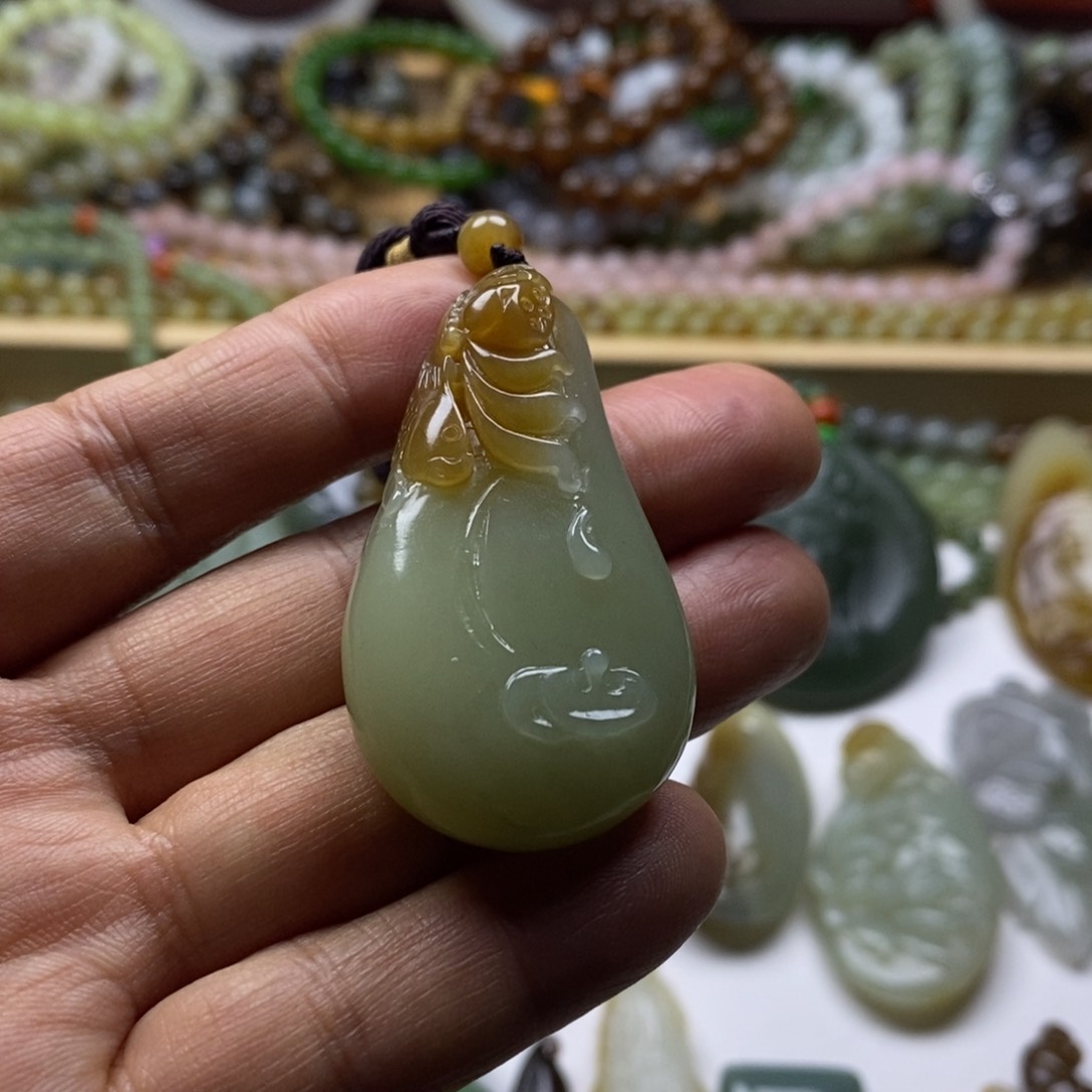 和田玉（糖玉）颈饰未镶嵌