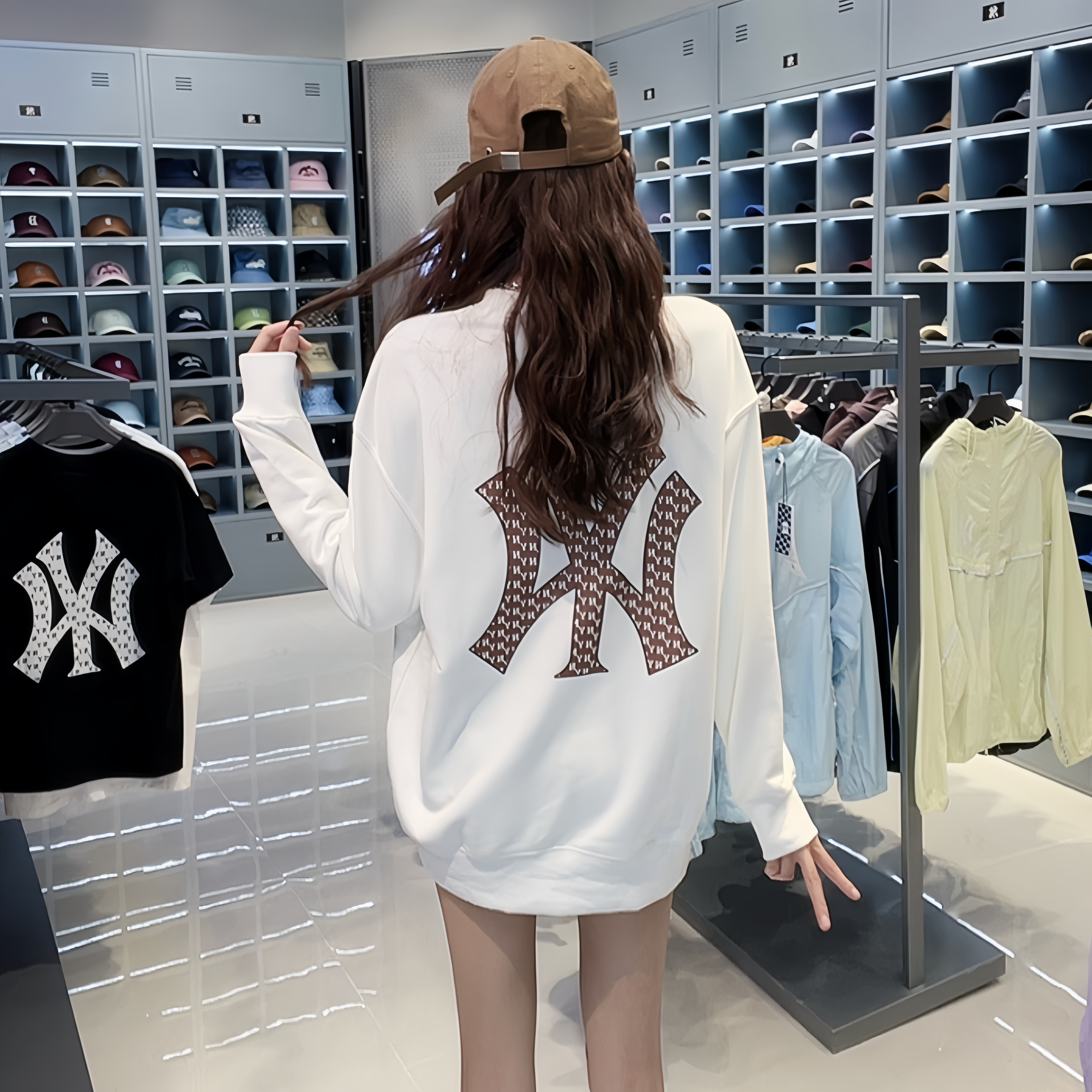 秋冬圆领卫衣大标时尚潮流运动休闲男女同款 兮兮