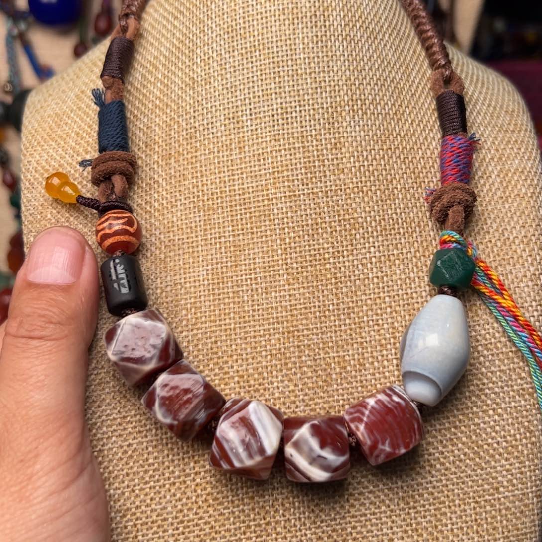 玛瑙/玉髓颈饰未镶嵌