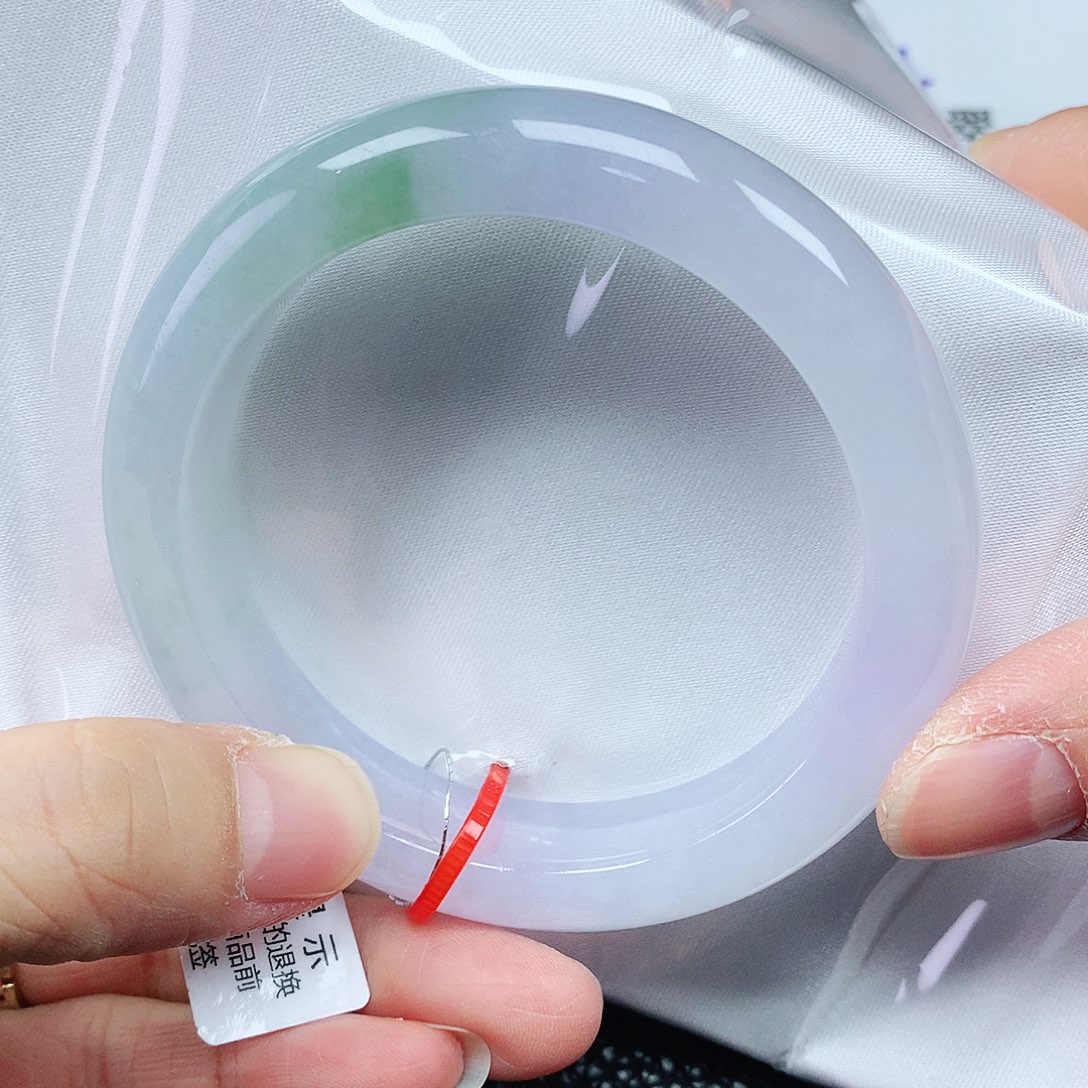 翡翠手镯未镶嵌55圈