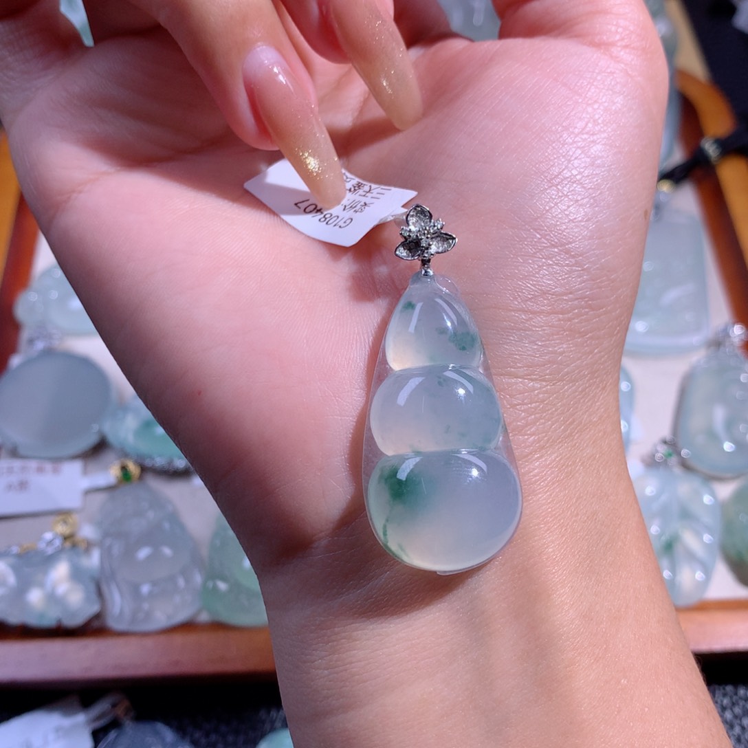 翡翠吊坠(不含链)18K金镶嵌