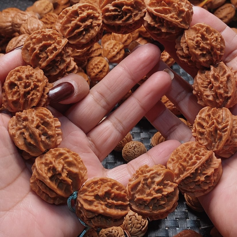 【闪购商品】文玩核桃吊坠绣球