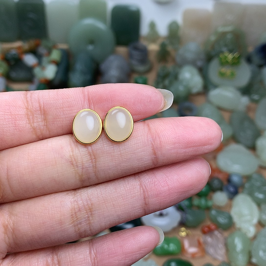 和田玉耳钉银S925镀金镶嵌