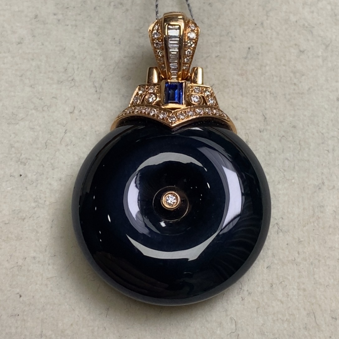 翡翠颈饰18K金镶嵌墨翠平安扣