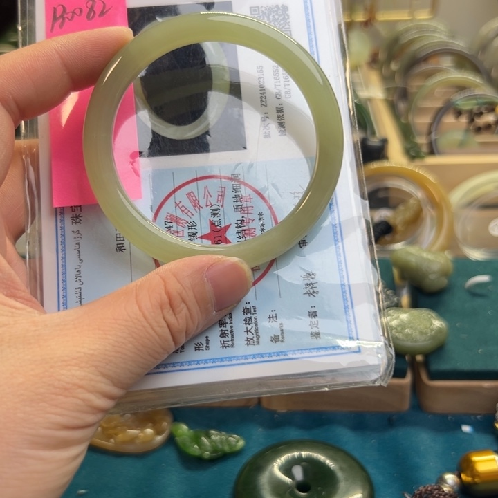 和田玉手镯未镶嵌56.4圈围B0082