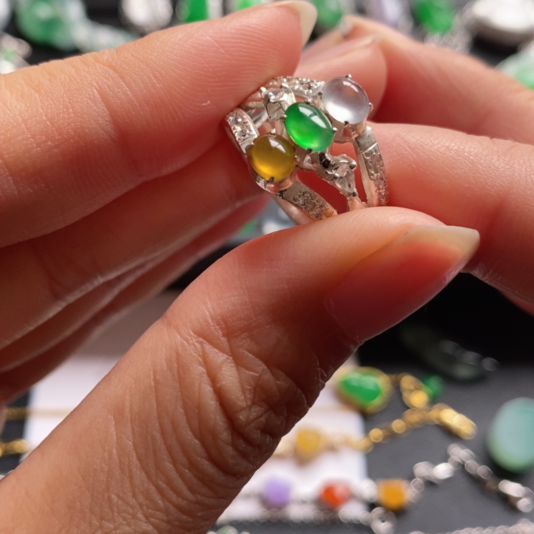 翡翠未镶嵌戒指翡翠