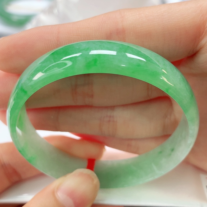 翡翠手镯未镶嵌翡翠手镯52