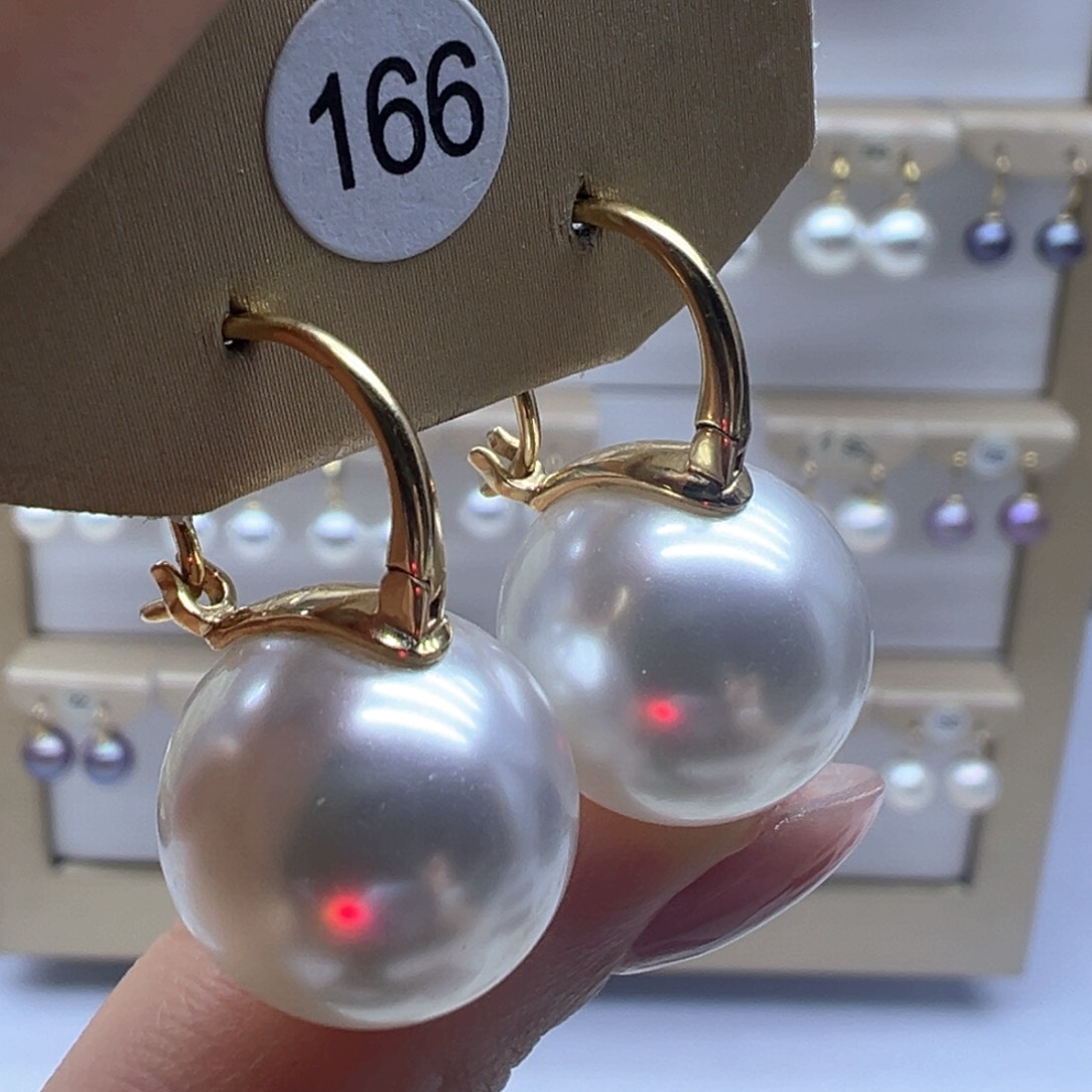 18K金镶嵌淡水珍珠耳饰