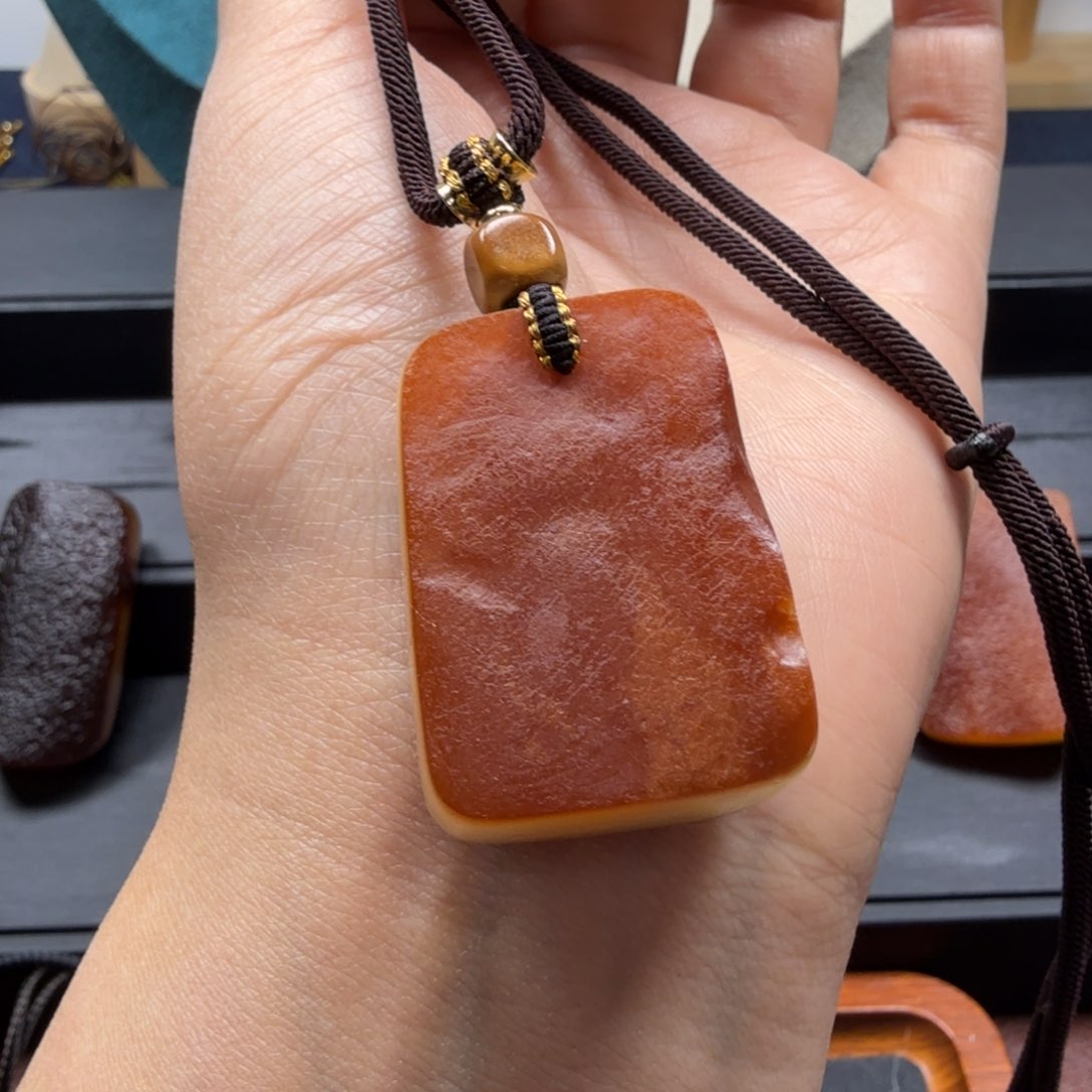 琥珀吊坠(赠链)未镶嵌