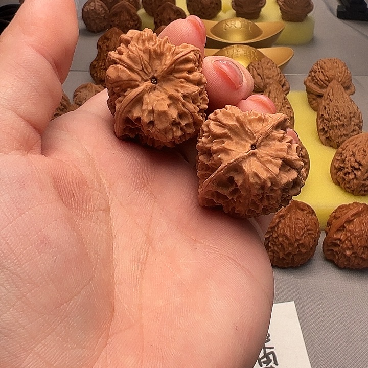 大叶紫檀（黑酸枝木类）官帽