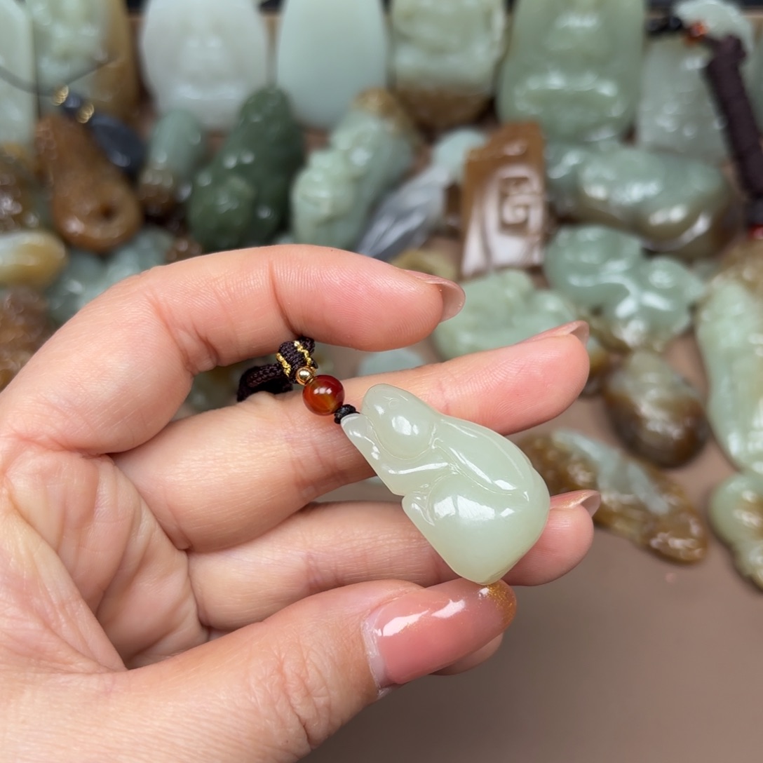 和田玉颈饰未镶嵌