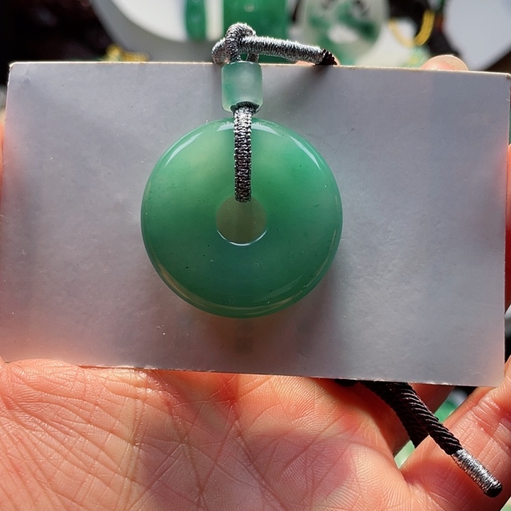 石英质玉吊坠未镶嵌