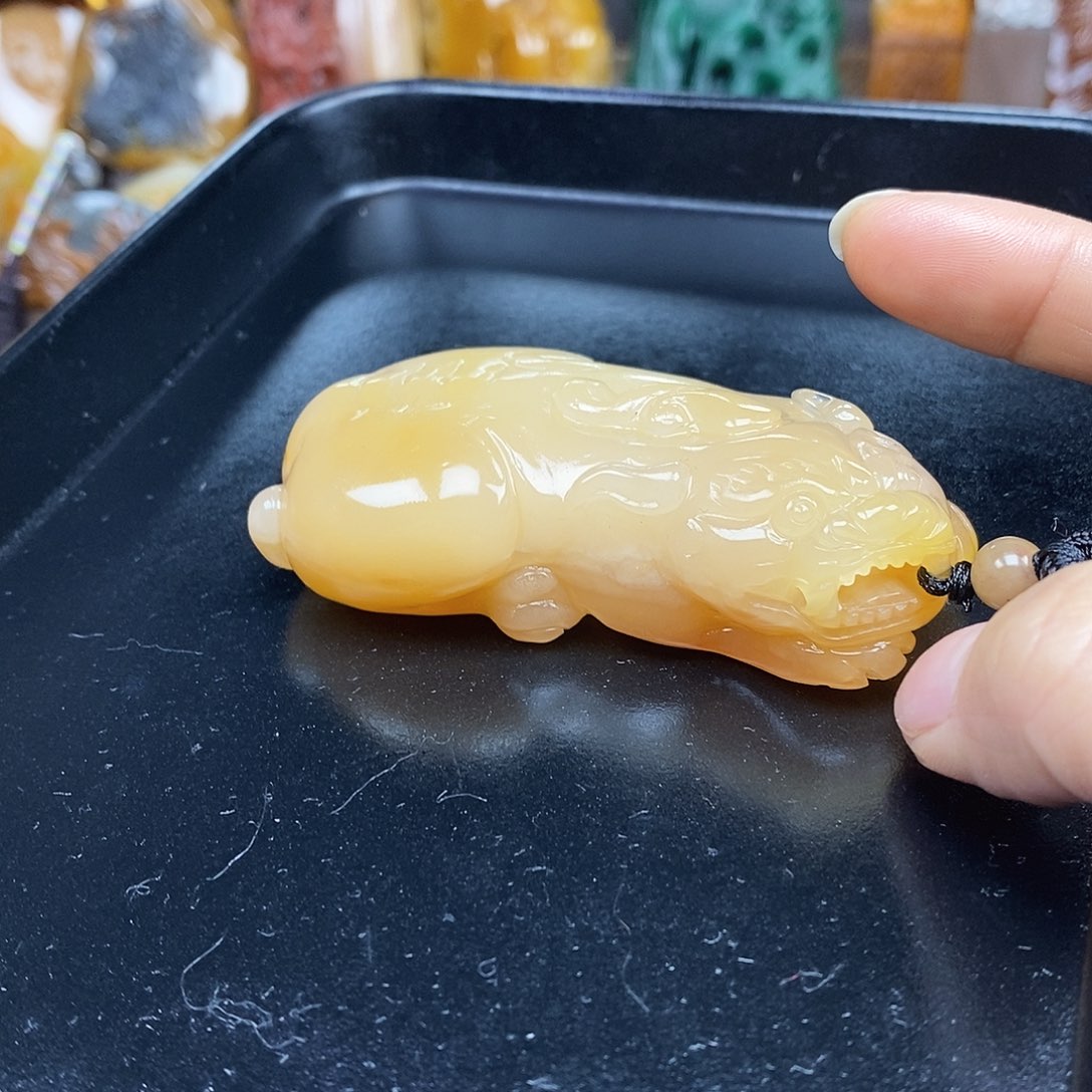 石英质玉未镶嵌颈饰