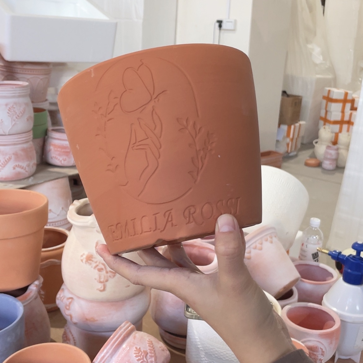 【闪购商品】红陶经典手握蝴蝶16-14