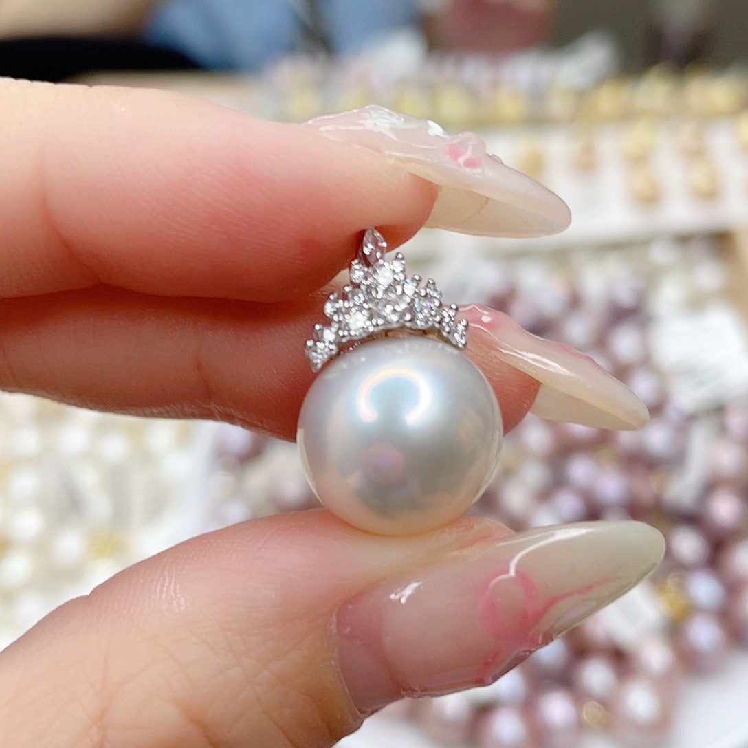 皓***月淡水珍珠银S925镶嵌吊坠(赠链)