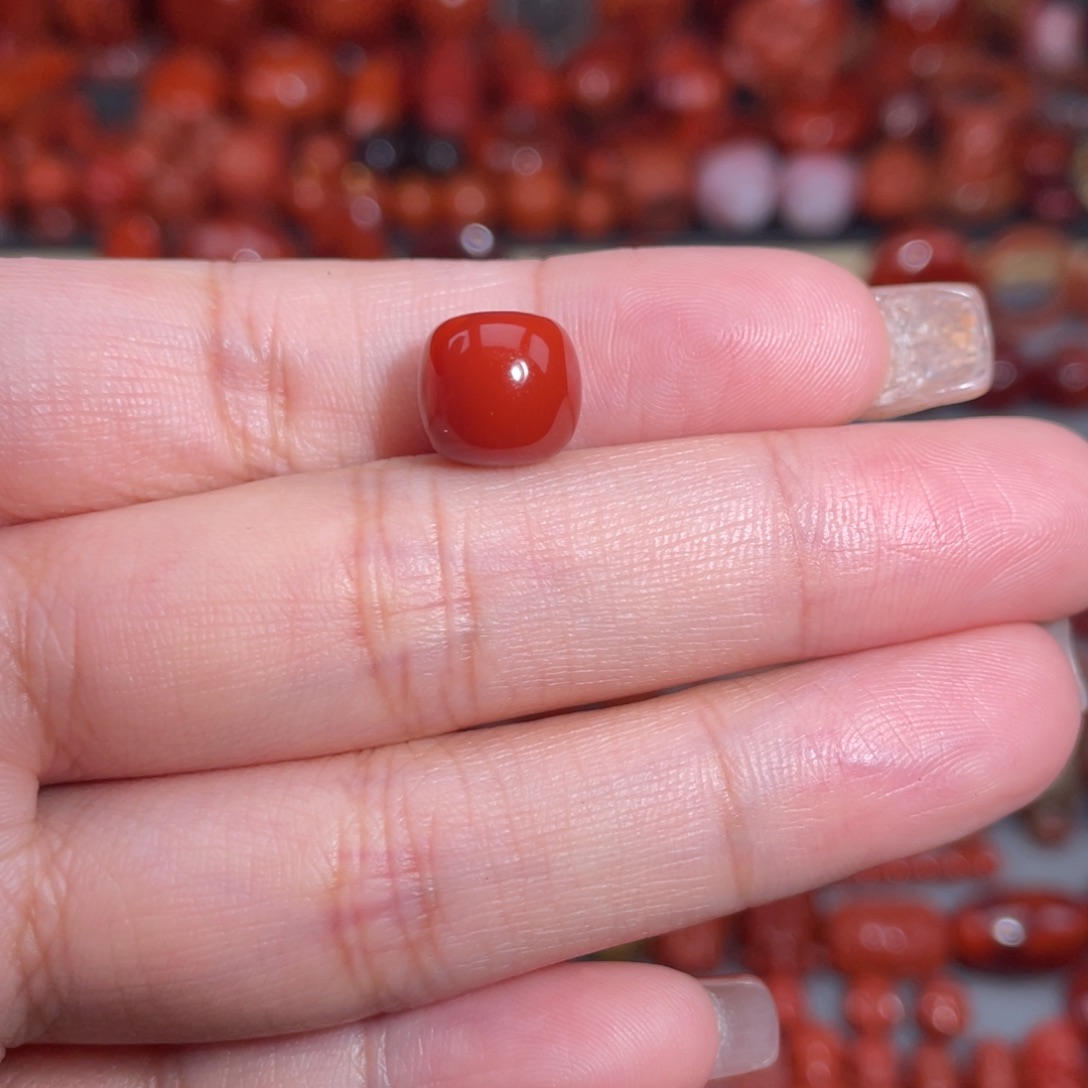 偏***.南红玛瑙未镶嵌瓦西老型9.8mm
