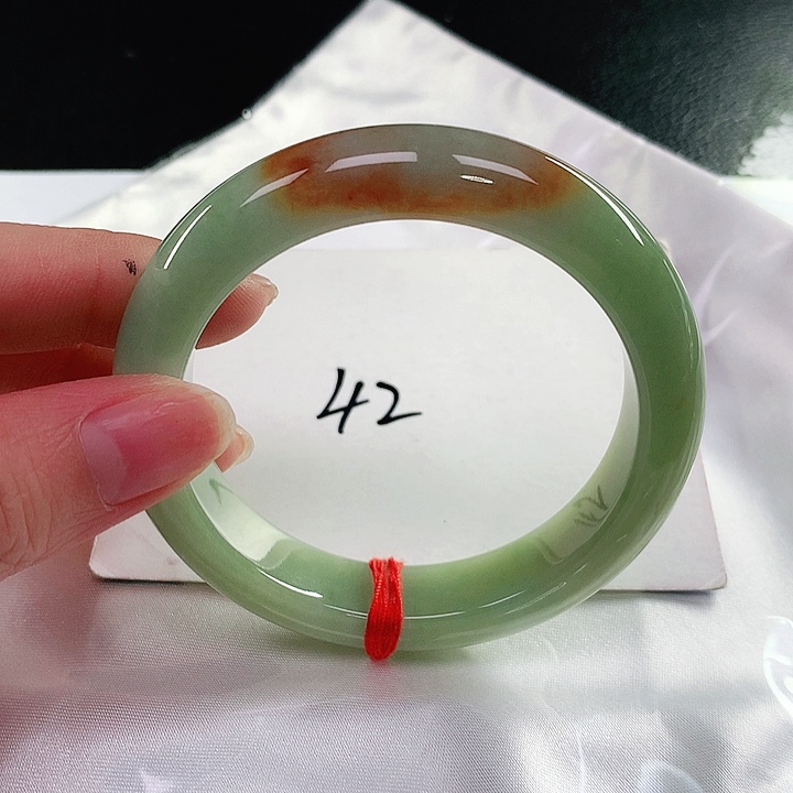 翡翠手镯未镶嵌翡翠手镯未镶嵌