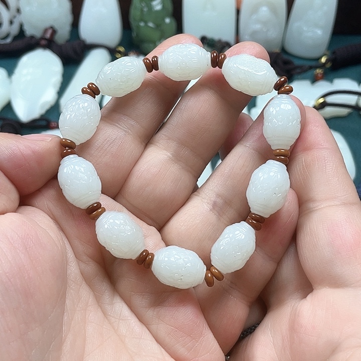 和田玉颈饰未镶嵌