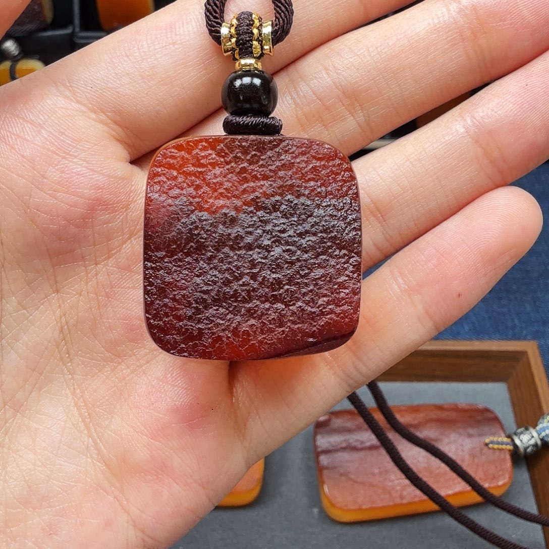 蜜蜡未镶嵌吊坠(赠链)