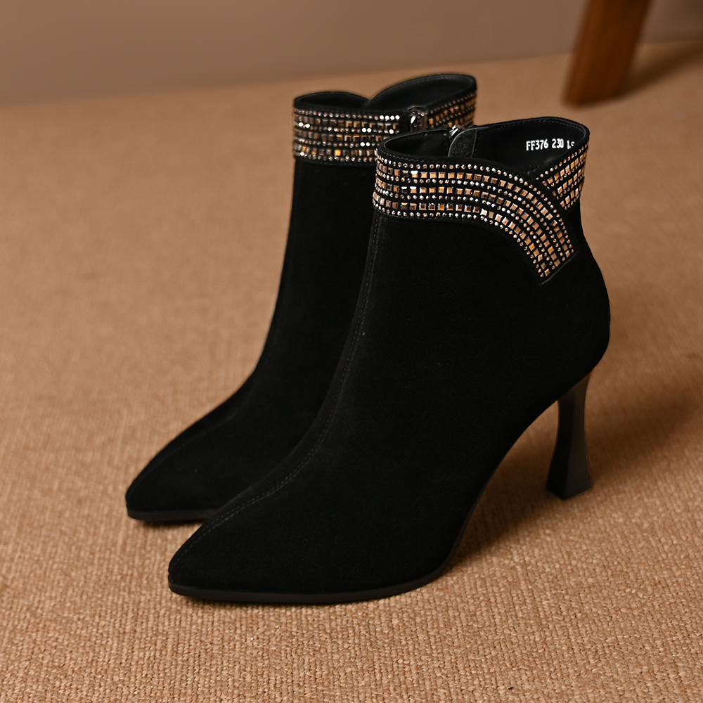 真皮羊皮尖头细跟侧拉链短靴女2025秋冬新款气质水钻百搭高跟单靴